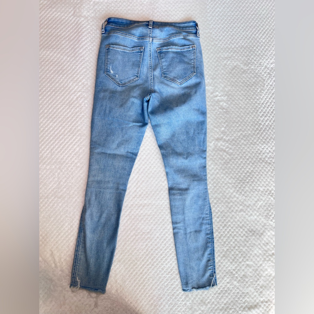 Old Navy Light Blue Distressed Skinny Jeans - Picture 3 of 9